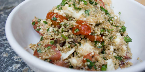 Quinoa met Kerstomaten, Kruiden en Mozzarella